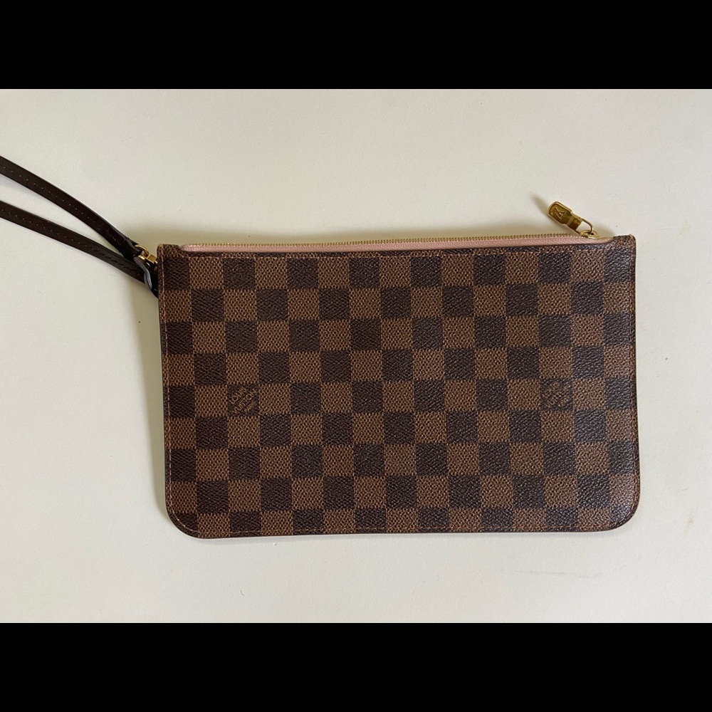 Louis Vuitton Damier pouch